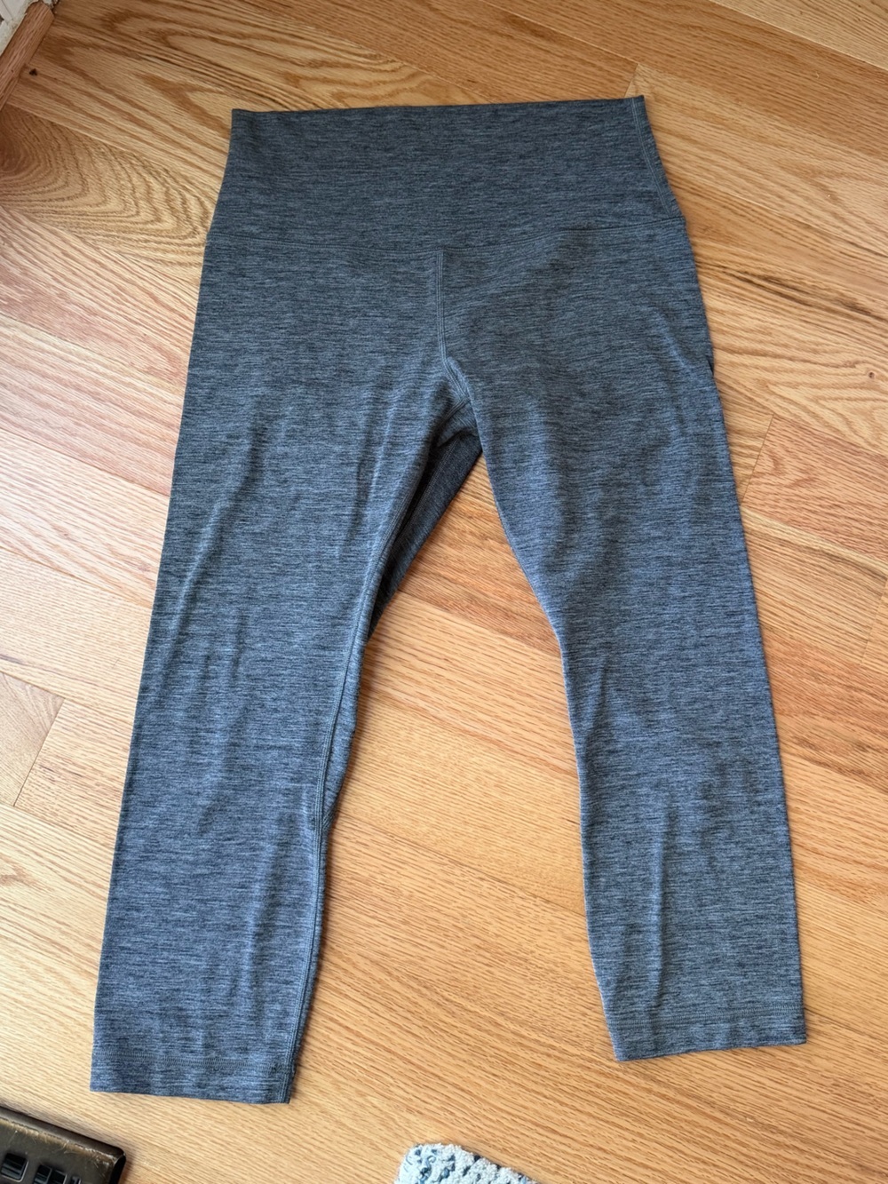 Lululemon Cropped Aligns Gray Heathered Leggings Size 10 | Y2K Capri